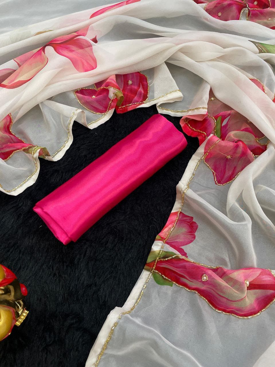 Beautiful Floral Printed Organza Saree - ANIBEY