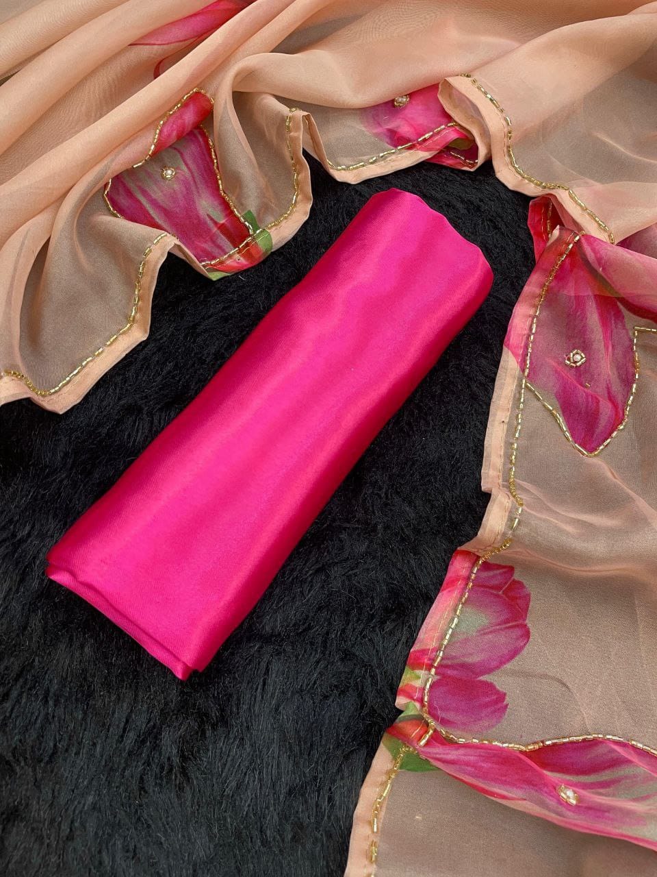 Beautiful Floral Printed Organza Saree - ANIBEY
