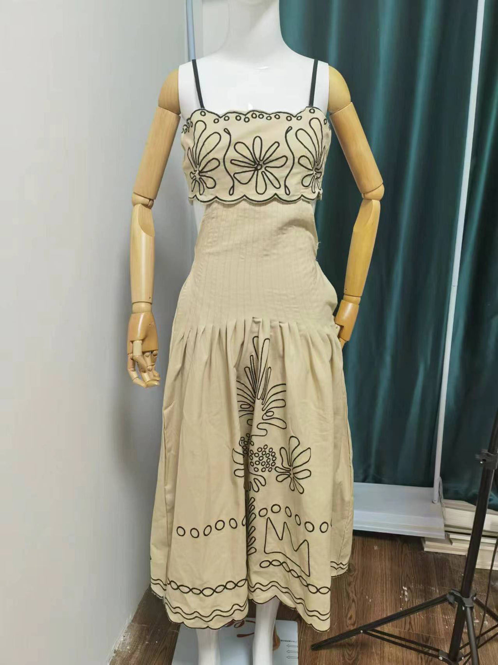 Women's Vintage Embroidered Linen Sling Fashion Hollowed-out Sleeveless Pocket Dress - ANIBEY