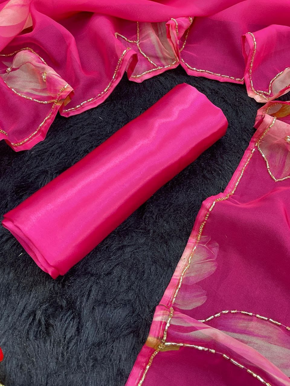 Beautiful Floral Printed Organza Saree - ANIBEY